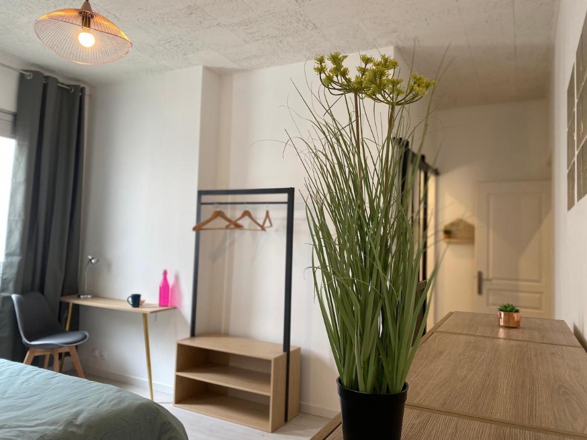 La Maison D'Angelique - Colocation Hoteliere A 150M Gare Tgv- Grande Cuisine Equipee & Salon - Fibre - Netflix 니오르 외부 사진