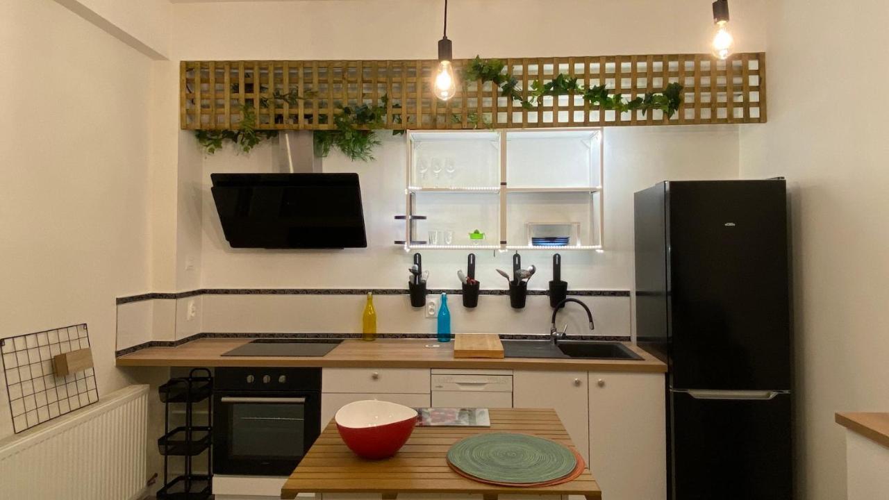 La Maison D'Angelique - Colocation Hoteliere A 150M Gare Tgv- Grande Cuisine Equipee & Salon - Fibre - Netflix 니오르 외부 사진