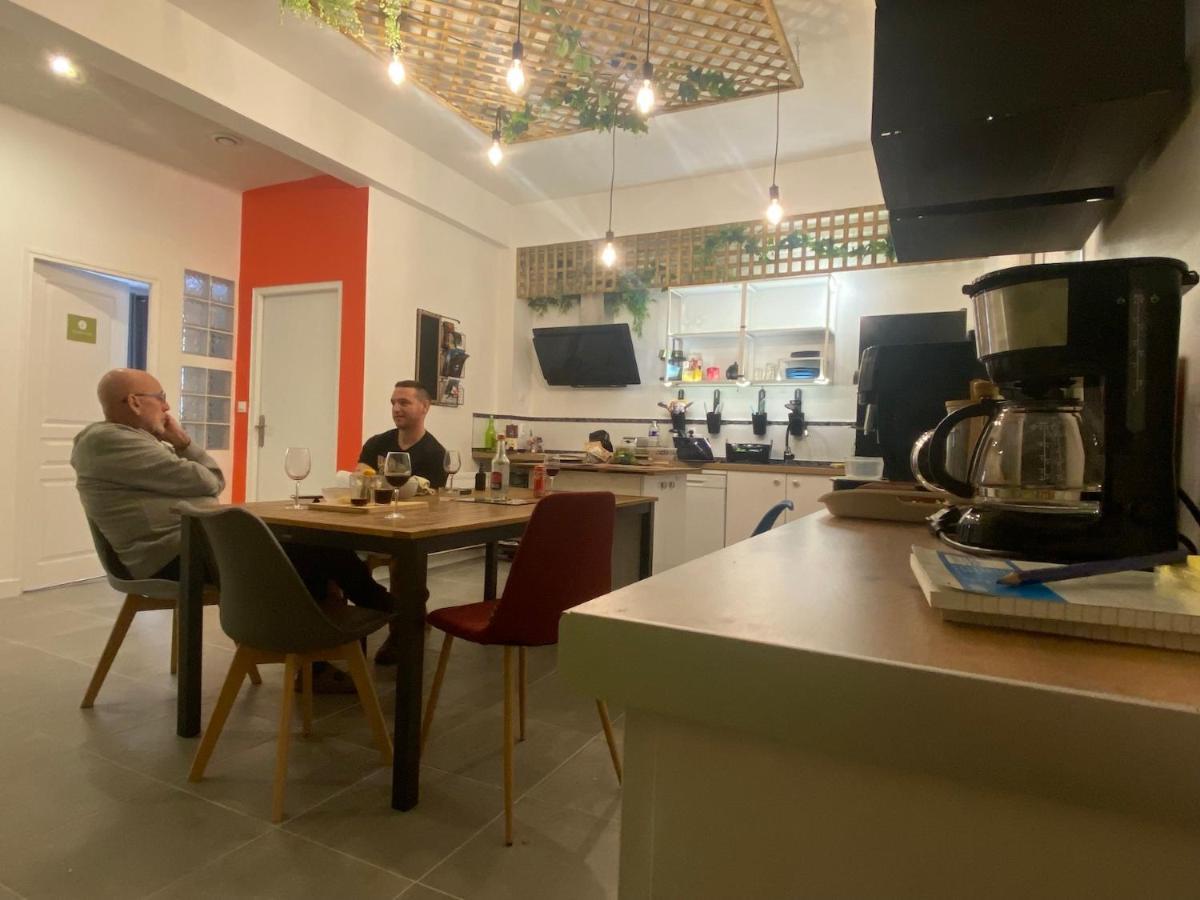 La Maison D'Angelique - Colocation Hoteliere A 150M Gare Tgv- Grande Cuisine Equipee & Salon - Fibre - Netflix 니오르 외부 사진