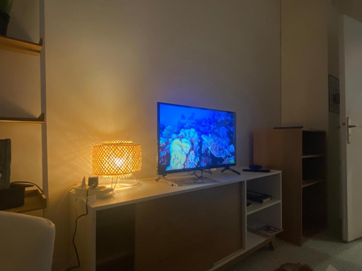 La Maison D'Angelique - Colocation Hoteliere A 150M Gare Tgv- Grande Cuisine Equipee & Salon - Fibre - Netflix 니오르 외부 사진