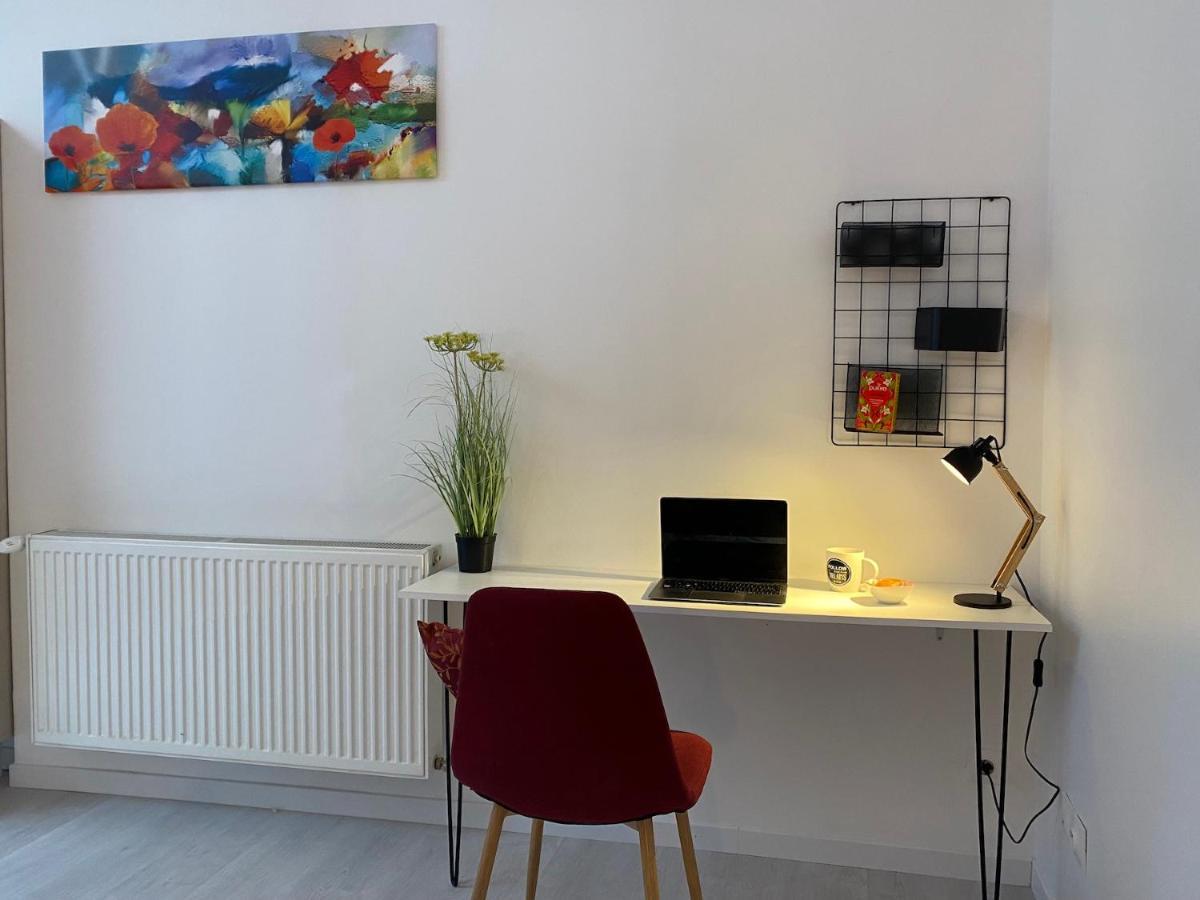 La Maison D'Angelique - Colocation Hoteliere A 150M Gare Tgv- Grande Cuisine Equipee & Salon - Fibre - Netflix 니오르 외부 사진